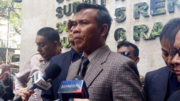 Datangi Polda Metro Jaya, Roy Suryo Cs Minta Ijazah Jokowi Diuji Labfor Independen