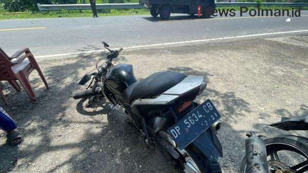Kecelakaan di Palippis: Yamaha Vixion Tabrak MX King, Korban Dirujuk ke RS Kecelakaan di Palippis: Yamaha Vixion Tabrak MX King, Korban Dirujuk ke RS