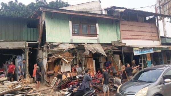 Kronologi Bus Listrik Transjakarta Tabrak Ruko di Setiabudi Jaksel