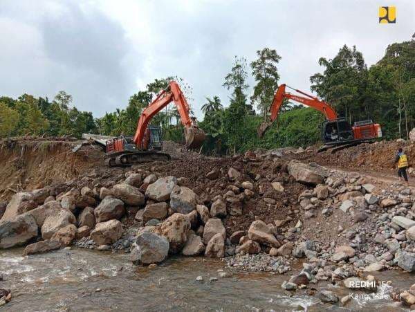 Banjir Bandang Susulan Terjang Kabupaten Agam, Kementerian PU Sebut Potensi Longsor Tinggi