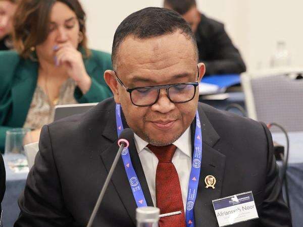 Masih Berlaku Sejak Era Kolonial, Wamenaker Minta Ordonansi UAP 1930 Segera Direvisi