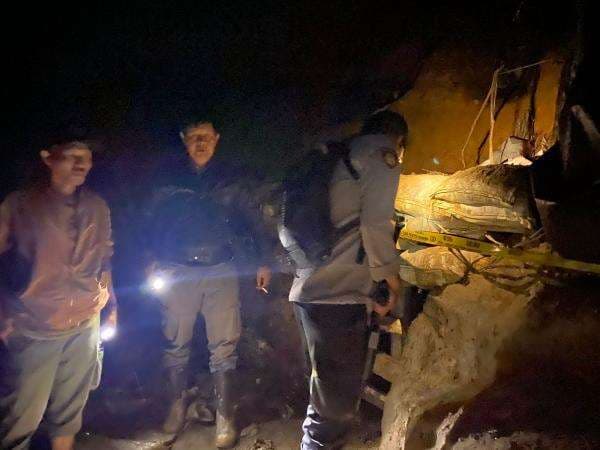 Penambang Emas Ilegal Tewas di Gunung Hideung Kabupaten Bogor, Teridentifikasi Warga Lebak Banten Penambang Emas Ilegal Tewas di Gunung Hideung Kabupaten Bogor, Teridentifikasi Warga Lebak Banten