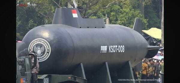 Kapal Selam Otonom Karya Anak Bangsa Dipamerkan dalam HUT Ke-80 TNI