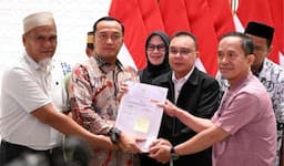 Prabowo Beri Rehabilitasi 2 Guru Luwu Utara yang Dipecat usai Bantu Honorer