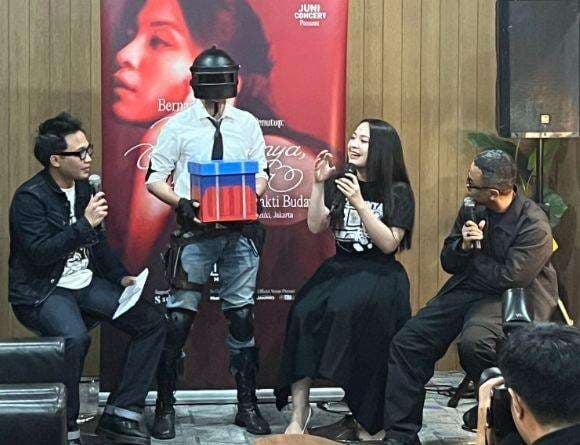 Bernadya Tutup Konser Solo Perdananya: Aku Seneng Banget!