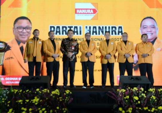 OSO Instruksikan 528 Anggota DPRD Hanura di Daerah Jangan Lupakan Kepentingan Rakyatnya