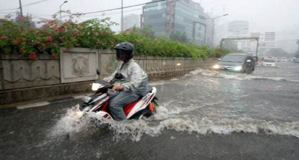BPBD DKI: Waspada Jakarta Diguyur Hujan Sedang hingga Lebat Sampai 6 Mei