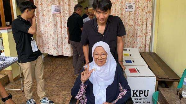 Innalillahi, Bunda Iffet Meninggal Dunia