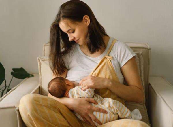 Moms, Kenali Ciri ASI Tersumbat dan Cara Mengatasinya