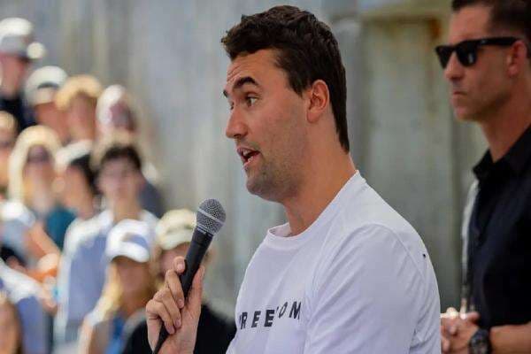 FBI Buka Sayembara Menangkap Pembunuh Charlie Kirk, Hadiahnya Rp1,6 Miliar