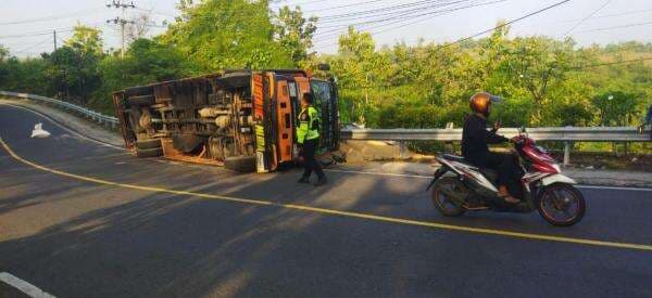Truk Terguling di Jalan Bojonegoro–Ngawi, Begini Kronologi dan Kondisi Korban
