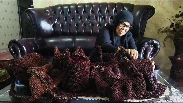 Dari Petai Cina Jadi Tas Cantik: Kreasi Unik Perajin di Lima Puluh Kota