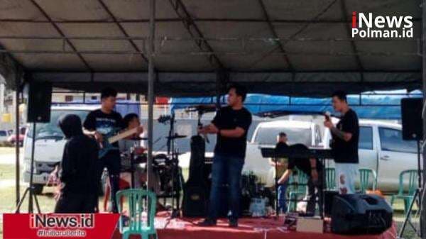 Hangatkan Malam Minggu, Anak Milenial Mamasa Hidupkan Lapangan Kondosapata' dengan Kuliner dan Live