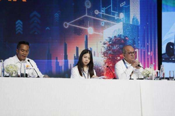 Anindya Bakrie Didampingi Clarissa Tanoesoedibjo Buka Sidang Pleno Rapimnas Kadin 2025 Anindya Bakrie Didampingi Clarissa Tanoesoedibjo Buka Sidang Pleno Rapimnas Kadin 2025