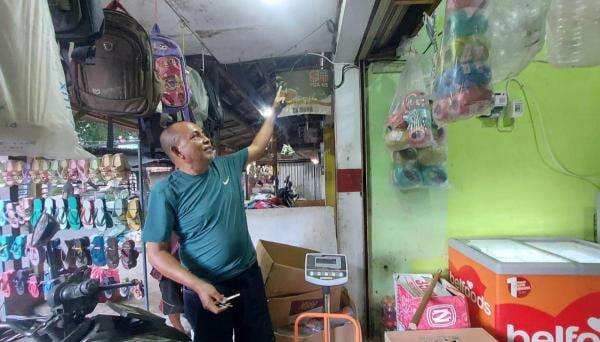 Toko Sembako di Pasar Wonoasih, Kota Probolinggo Dibobol Maling, Rokok dan Elektronik Raib Toko Sembako di Pasar Wonoasih, Kota Probolinggo Dibobol Maling, Rokok dan Elektronik Raib