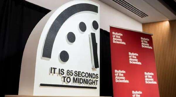 Jam Kiamat Makin Dekat ke Tengah Malam, Ilmuwan Peringatkan Ancaman AI dan Mirror Life