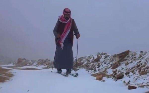 Heboh Air Membeku Seketika, Berapa Suhu Terdingin di Arab Saudi?