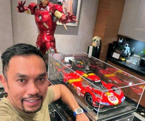 Koleksi Diecast Miniatur mobil F1 Ahmad Sahroni Senilai Ratusan Juta Rupiah Ikut Digasak Massa Koleksi Diecast Miniatur mobil F1 Ahmad Sahroni Senilai Ratusan Juta Rupiah Ikut Digasak Massa