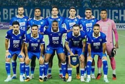 Sekalipun Lawan Pohang Steelers, Persib Bandung Dijagokan Lolos Perempatfinal AFC Champions League 2 2025-2026!