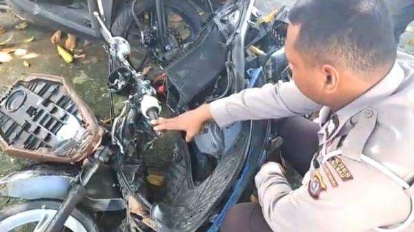 Kecelakaan Maut 2 Bocah Berboceng Motor Tewas, Tabrak Mobil Pikap di Jalan Menurun