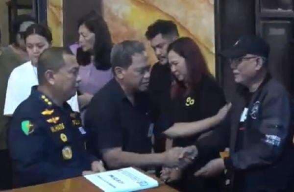 Isak Tangis Iringi Pemulangan Jenazah Florencia Pramugari Pesawat ATR ke Jakarta