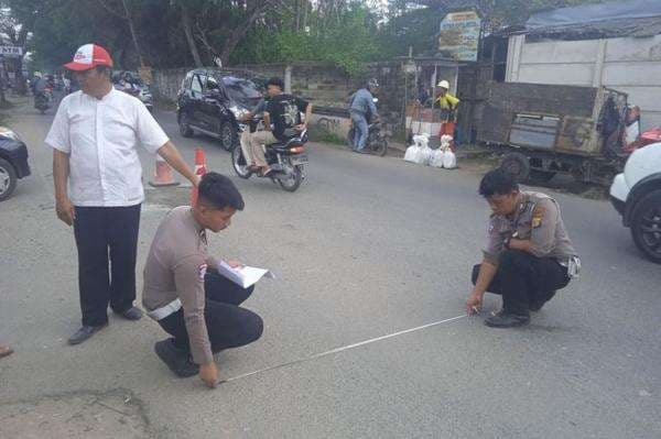 Kecelakaan di Bandar Lampung, Pasutri Boncengan Motor Tewas Ditabrak Minibus