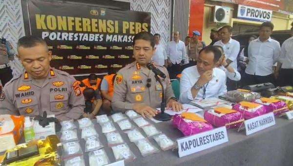Ungkap 56 Kasus, Polisi Bekuk 90 Tersangka Penyalahgunaan Narkotika di Makassar