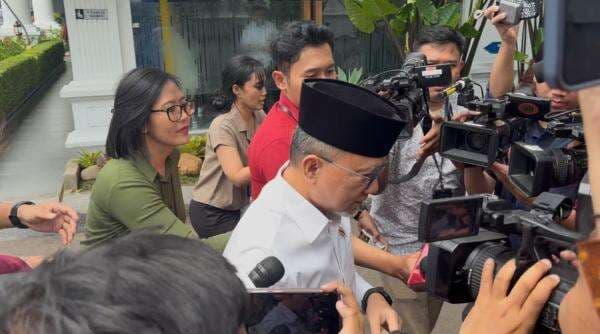 Ketum PAN Zulkifli Hasan Diam saat Ditanya Nasib Eko Patrio