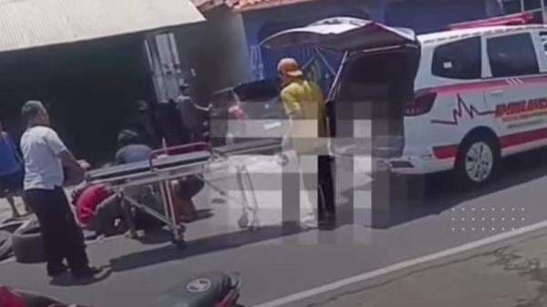 Breaking News: Kecelakaan Beruntun 6 Kendaraan di Subang, 3 Orang Tewas 5 Luka Breaking News: Kecelakaan Beruntun 6 Kendaraan di Subang, 3 Orang Tewas 5 Luka