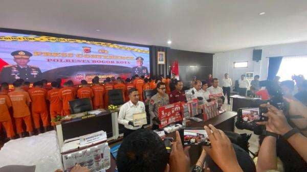 Polresta Bogor Kota Bongkar 45 Kasus Narkoba dan Gudang Miras Ilegal, 51 Tersangka Diciduk!