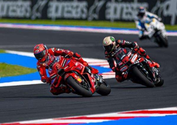 Dapat Perlawanan Ketat dari Marco Bezzecchi, Marc Marquez Nilai MotoGP San Marino 2025 Sangat Seru!