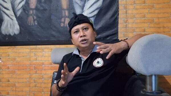 Seniman Jawa Barat Sebut Tugu The Windows Karawang Bak Kotak Ajaib di Film Doraemon