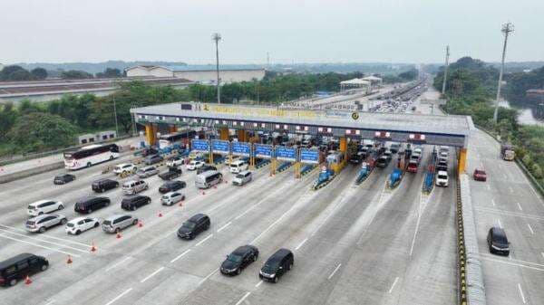 Lalin Kembali Normal, Contraflow Tol Japek Resmi Dihentikan