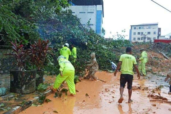 Banjir Bandang Sibolga dan Tapteng, BNPB Kerahkan Tim Buka Akses Jalan