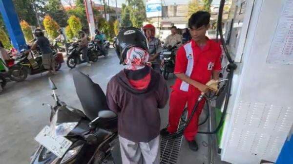 Pertamax Tembus Rp16.250 per Liter, Warga Lamongan Beralih ke Pertalite Pertamax Tembus Rp16.250 per Liter, Warga Lamongan Beralih ke Pertalite