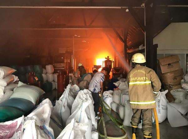 Pabrik Kopi di Matraman Jaktim Kebakaran, Diduga gegara Api Tungku Roasting 