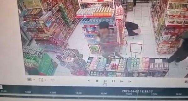 Duh! Kesal Cinta Ditolak, Juru Parkir Tepok Bokong Karyawati Minimarket