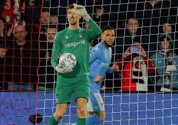 Bintang Timnas Indonesia Calvin Verdonk Tampil Moncer saat NEC Nijmegen Imbangi Feyenoord 0-0 di Liga Belanda 2024-2025!