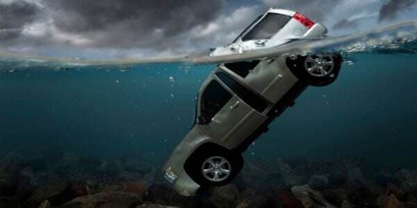 Cara Menyelamatkan Diri dari Mobil yang Tenggelam: Jangan Panik, Ikuti Langkah Ini!