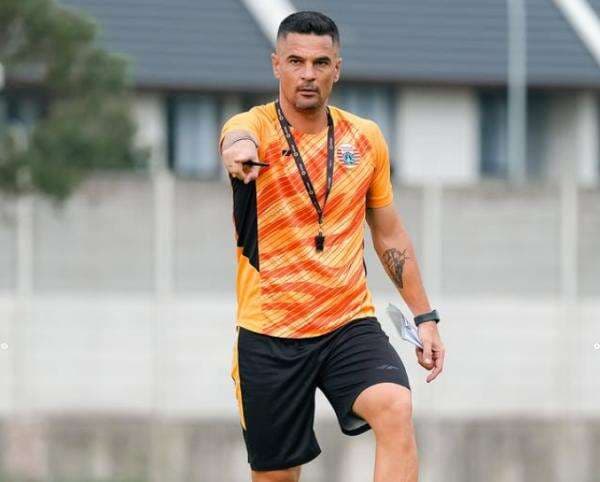 Jelang Persija Jakarta vs Arema FC, Carlos Pena Akui Macan Kemayoran Diterpa Masalah Internal