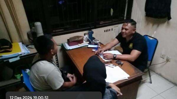 4 Pasangan Bukan Muhrim Terjaring Razia Satpol PP Kota Tasikmalaya, Puluhan Botol Miras Turut Disita 4 Pasangan Bukan Muhrim Terjaring Razia Satpol PP Kota Tasikmalaya, Puluhan Botol Miras Turut Disita