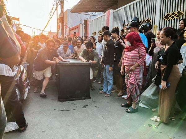 Cerita Warga saat Rumah Sahroni Dijarah Massa: Ada yang Bawa Brankas dan Surat Tanah