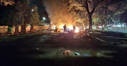 6 Fakta Kericuhan di TMP Kalibata: Debt Collector Tewas hingga Warung Dibakar