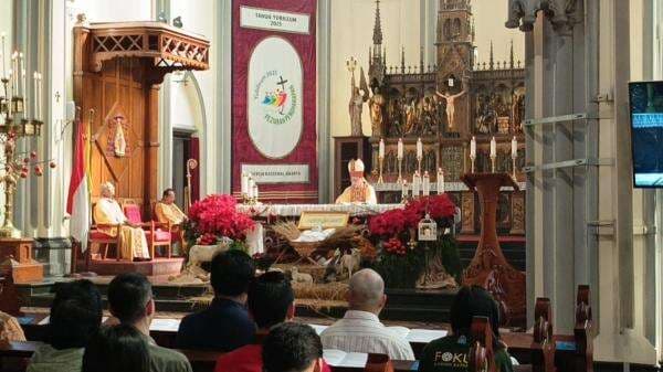 Khutbah Misa Pontifikal, Kardinal Suharyo Soroti Perilaku Memuja Uang dan Korupsi