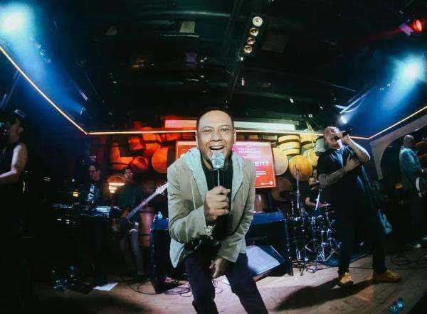 Innalillahi, Vokalis Element Lucky Widja Meninggal Dunia