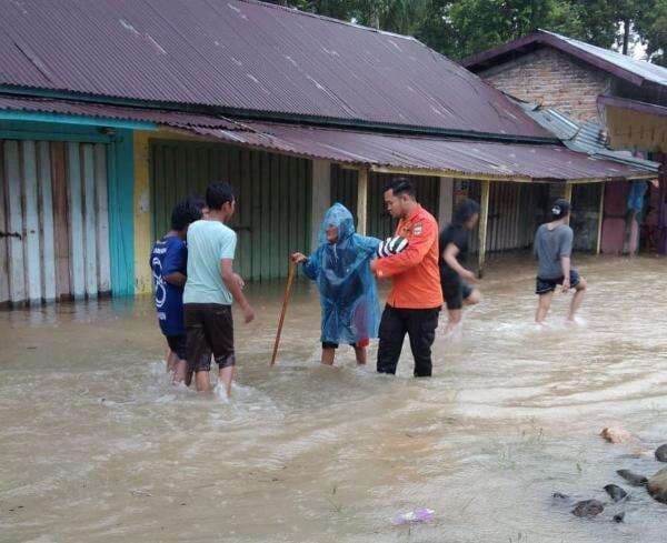 Banjir Terjang Padang Pariaman, Ribuan Orang Terdampak