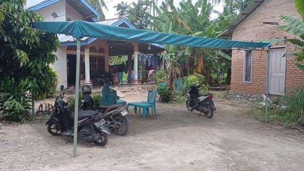 Pemotor Jatuh ke Sungai saat Jembatan Ambruk di Padang Pariaman, Anak Selamat Ibunya Hilang
