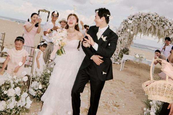 Minah Girls Day dan On Joo Wan Gelar Resepsi Pernikahan Tertutup di Bali