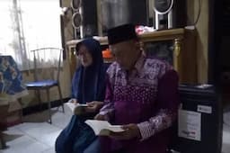 Cerita Matawi Nabung Hasil Jualan Pecel Lele Sejak 1991, Kini Bisa Berangkat Haji Bareng Istri
