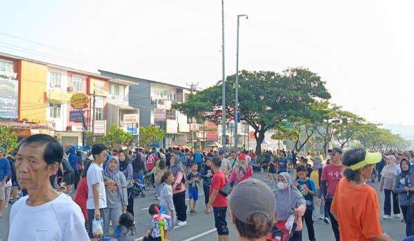 CFD di Margonda Depok Dipadati Warga, dari Berolahraga hingga Jualan CFD di Margonda Depok Dipadati Warga, dari Berolahraga hingga Jualan